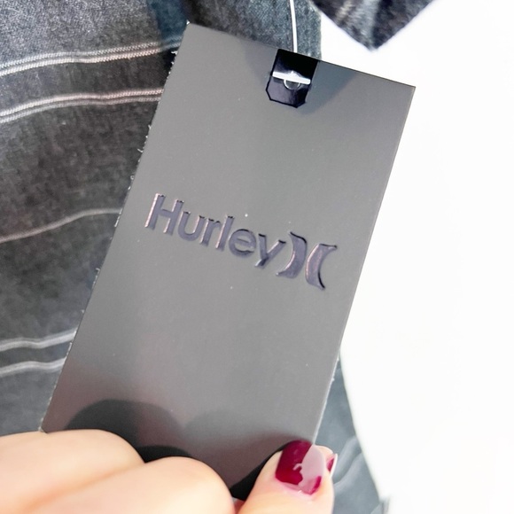 HURLEY GRAY STRIPE SHORT SLEEVE CLASSIC FIT SHIRT MENS SZ SMALL - Picture 2 of 6